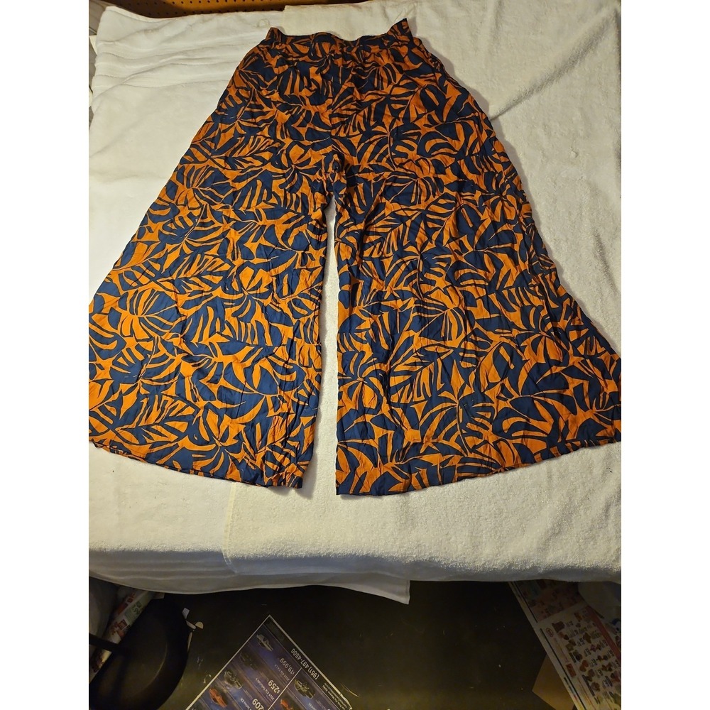 Women's Blushc& Day Pants Size M.